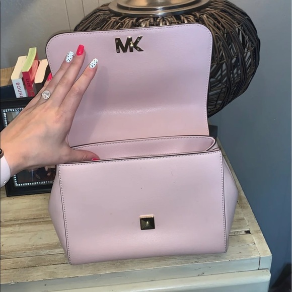 Michael Kors purse - Picture 3 of 7